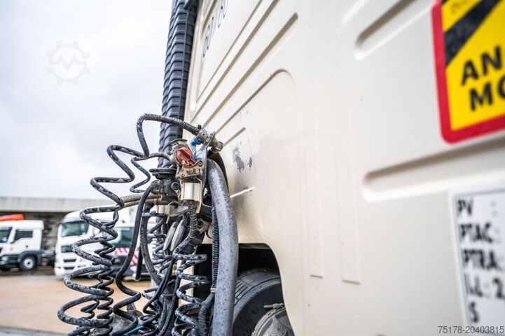 Standard tractor VOLVO FMX 460 GLOBE + HYDR