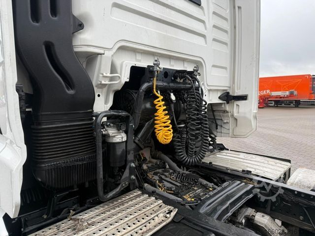 Standard tractor unit MAN TGX 18.510 mit Hydraulik