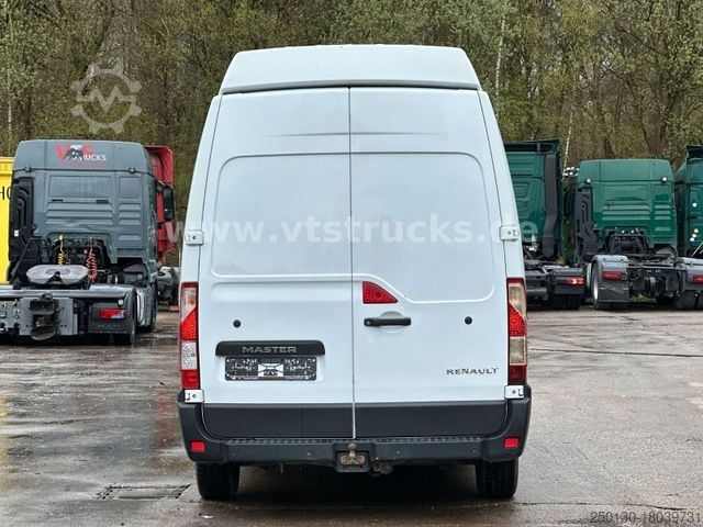 High top van RENAULT Master DCI 135 4x2