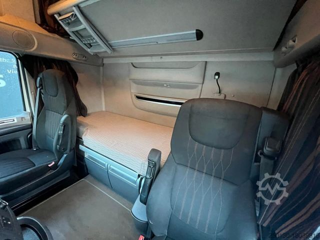 Standard nyergesvontató DAF XF 530 EU6 4x2 BL Retarder 2Tanks