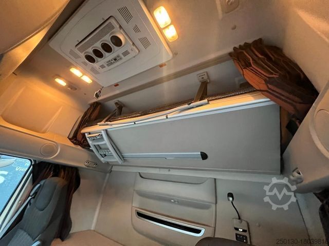 Standard nyergesvontató DAF XF 530 EU6 4x2 BL Retarder 2Tanks