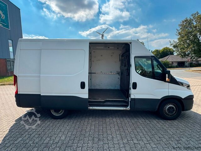 Kassevogn IVECO Daily 35S16 Hi-Matic Kastenwagen L2H2