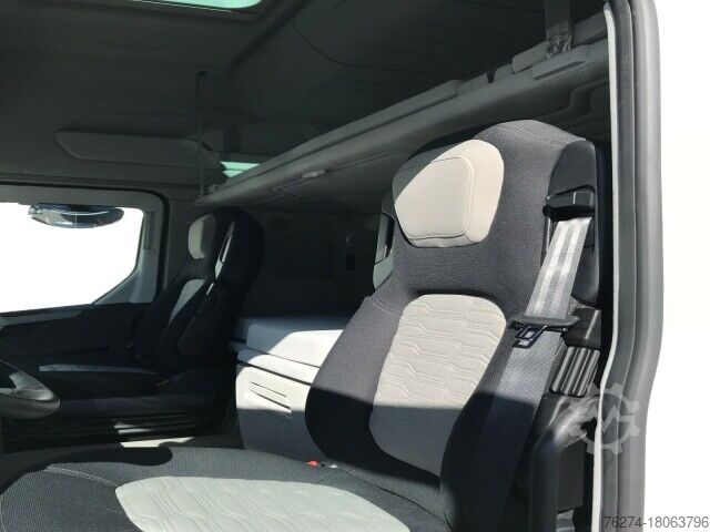 Standard tractor unit Ford Trucks 4x2 Standard SZM.