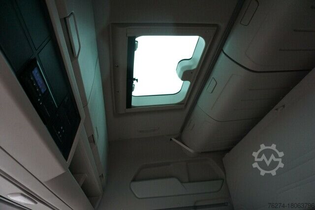 Standard tractor unit Ford Trucks 4x2 Standard SZM.