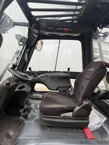 Electric 4-wheel forklift Linde E30H-01/600