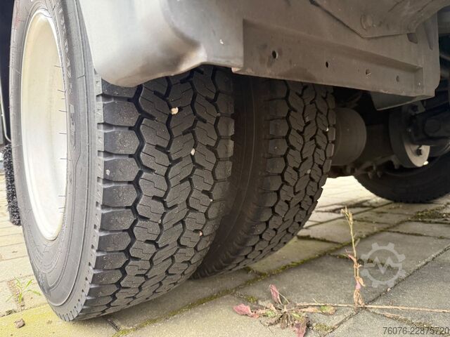 Box van MERCEDES-BENZ MB 818 L 5 m Koffer LBW 1t 2,5 t NL Klima Kamera