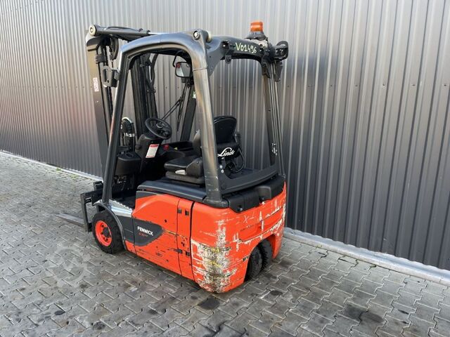 Elektrisk 3 -hjulet gaffeltruck Linde E 15-02