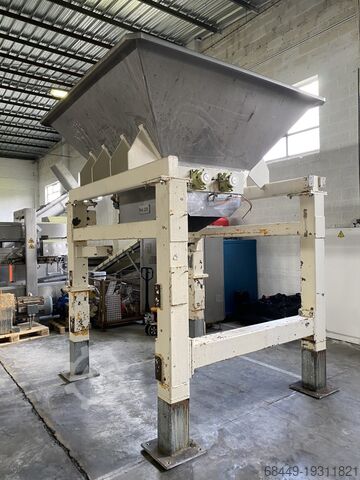 Produktförvaringsbunker + brant skruvtransportör Heckmann Product aanvoerbunker + Opvoervijzel