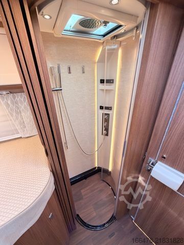Camper integrale CARTHAGO Chic E-Line 50 LE Einzelbetten-Hubbett-Automatik