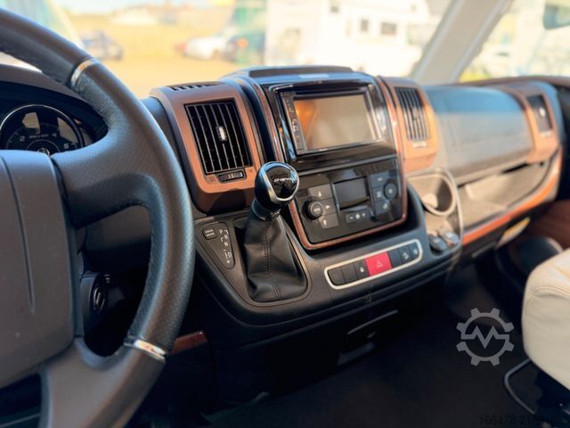 Camper integrale CARTHAGO Chic E-Line 50 LE Einzelbetten-Hubbett-Automatik