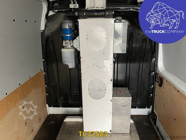 Hefplatform Renault Master 145