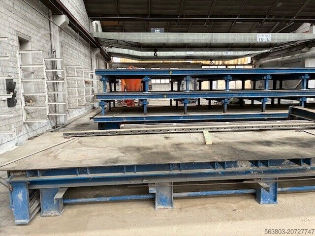 Nastavitelné stoly diverse Tisch diverse  Tische