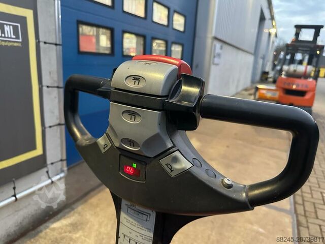 Electric stacker BT S12F with initial lift VS-22552 BT s12f