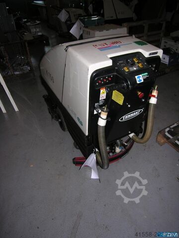 Veegmachine TENNANT 465 ES
