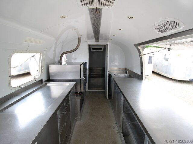 Salgstrailer Airstream Land Yacht Excella 500 Catering + Foodtrailer