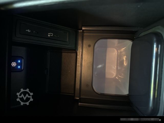 Minibuss MERCEDES-BENZ V 300 d Avantgarde AMG 4MATIC AHK+STANDH:+360°