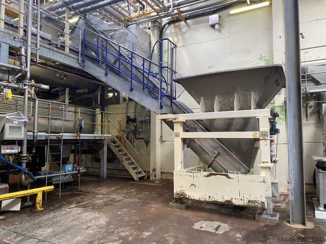 Búnker de almacenamiento de producto + transportador de tornillo inclinado Heckmann Product aanvoerbunker + Opvoervijzel
