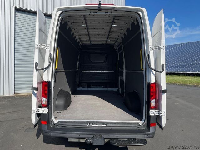 Furgon z wysokim dachem VW Crafter 35 L4H3 NAVI AHK RFK oh. Schäden