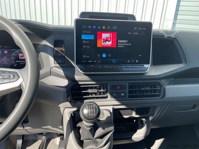 Furgon z wysokim dachem VW Crafter 35 L4H3 NAVI AHK RFK oh. Schäden