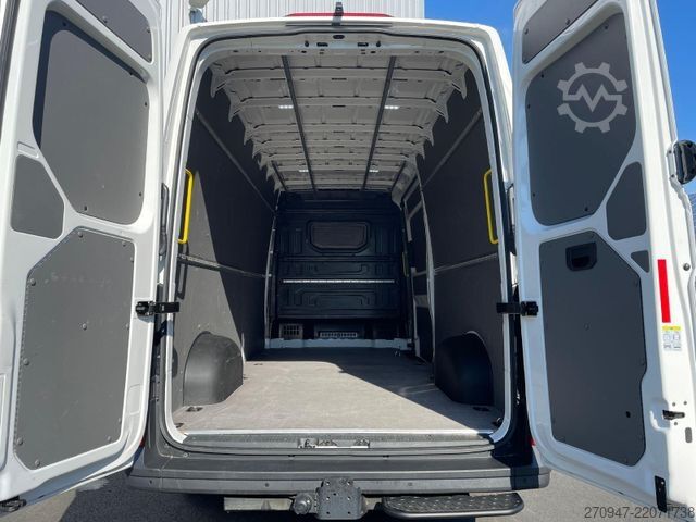 Furgon z wysokim dachem VW Crafter 35 L4H3 NAVI AHK RFK oh. Schäden
