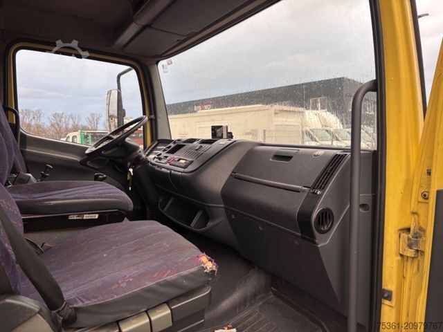 Furgoneta caja MERCEDES-BENZ Atego 715 Koffer mit Türen