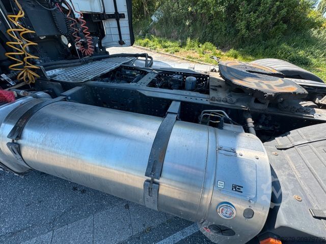 Tractor estándar IVECO AS 440 ST/P LNG / Kipphydraulik