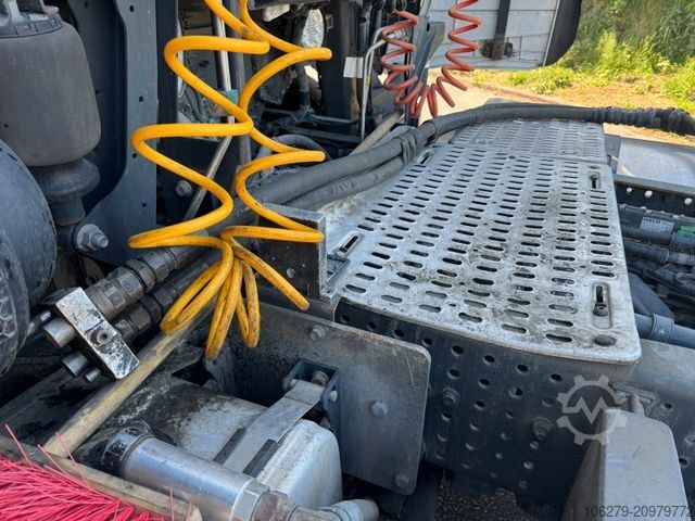 Tractor estándar IVECO AS 440 ST/P LNG / Kipphydraulik