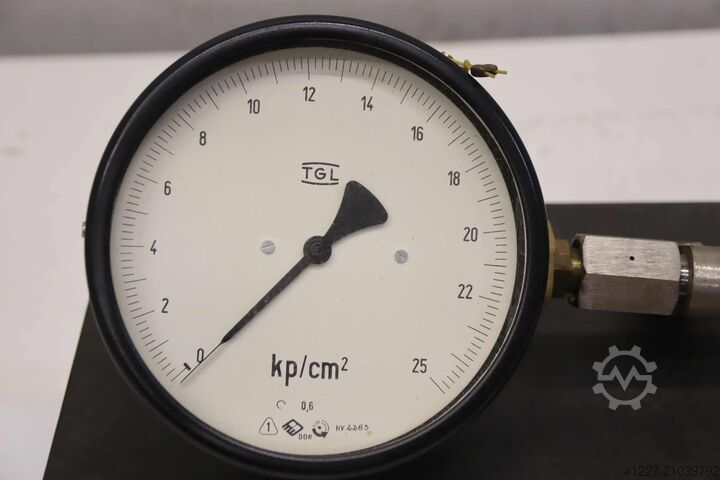 Tlakoměr TGL 0 bis 25 bar