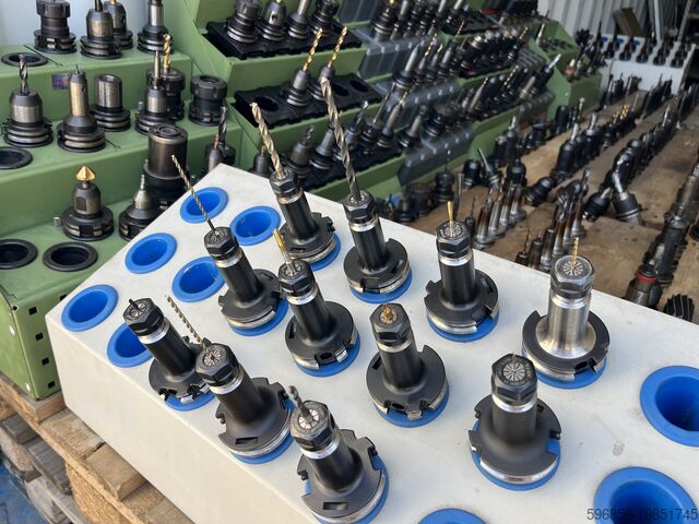 Spannzangenfutter HOLEX SK40 Ø16 – für ER-Spannzangen, CNC, 12.000–15.000 U/min Oprawka zaciskowa HOLEX SK40 Ø16 – do tulejek ER, CNC, 12.000–15.000 obr/min Oprawka zaciskowa HOLEX SK40 Ø16 – do tulejek ER, CNC, 12.000–15.000 obr/min