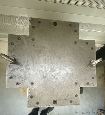 Kruis opspanzuil met raster Staalmach 800x800