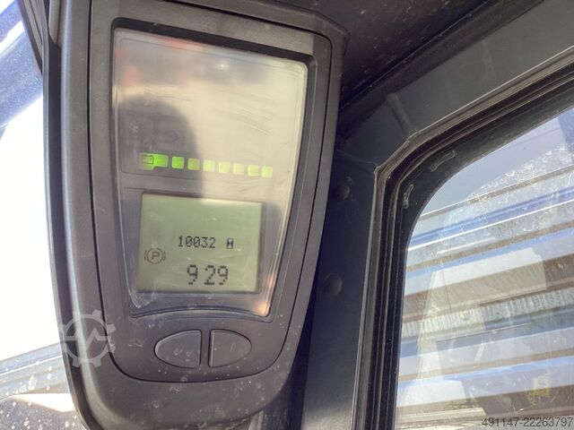 Elektromos négykerekű targonca Linde E30HL-01/600