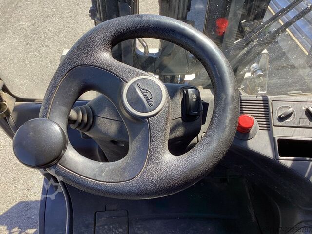 Elektromos négykerekű targonca Linde E30HL-01/600