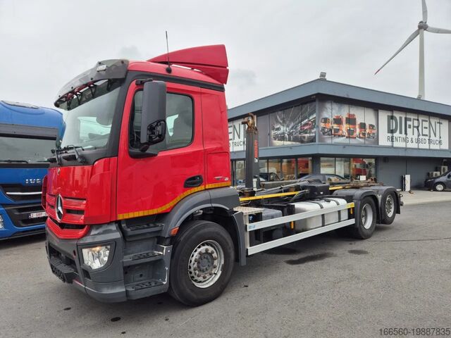 Transport kontenerów (hakowiec) Mercedes-Benz ANTOS 2843
