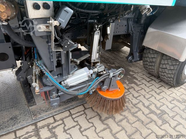 Veegmachine MERCEDES-BENZ Axor 1833 Kehrmaschine VAL?air HD 200 - Bar 9 m³