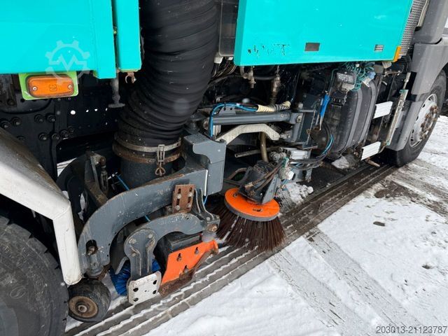 Veegmachine MERCEDES-BENZ Axor 1833 Kehrmaschine VAL?air HD 200 - Bar 9 m³