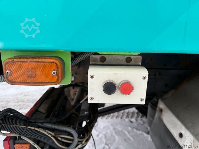 Veegmachine MERCEDES-BENZ Axor 1833 Kehrmaschine VAL?air HD 200 - Bar 9 m³