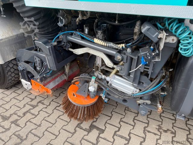 Veegmachine MERCEDES-BENZ Axor 1833 Kehrmaschine VAL?air HD 200 - Bar 9 m³