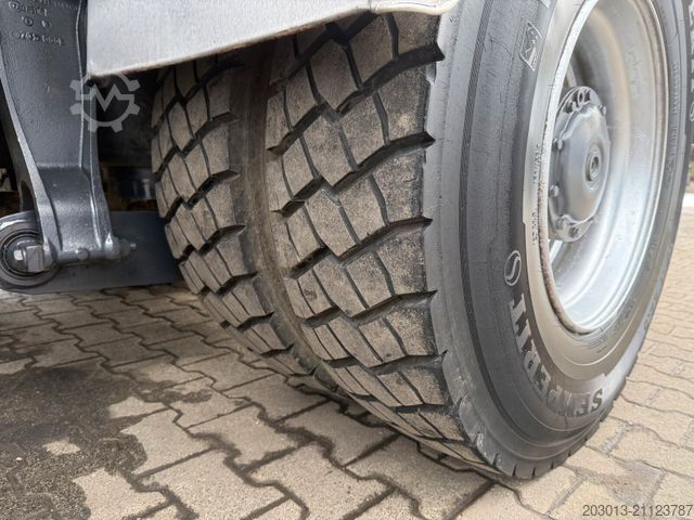 Veegmachine MERCEDES-BENZ Axor 1833 Kehrmaschine VAL?air HD 200 - Bar 9 m³