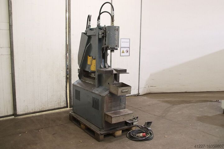Profielstaalschaar Punch, 5-voudig gecombineerd Mubea HIW 600