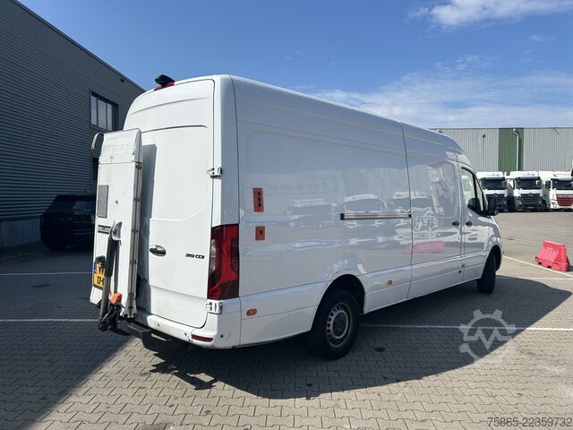 Fourgon tôlé Mercedes-Benz Sprinter 319 1.9 CDI / L3 H2 / Loadlift 500 kg ...