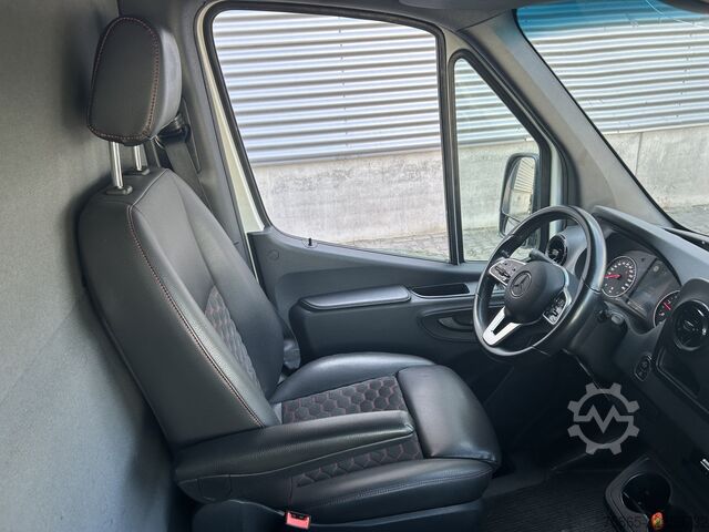 Fourgon tôlé Mercedes-Benz Sprinter 319 1.9 CDI / L3 H2 / Loadlift 500 kg ...
