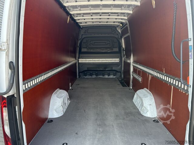 Fourgon tôlé Mercedes-Benz Sprinter 319 1.9 CDI / L3 H2 / Loadlift 500 kg ...