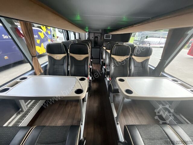 Dobbeltdækker Neoplan Skyliner L
