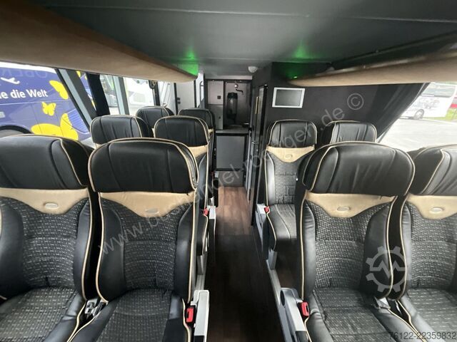 Dobbeltdækker Neoplan Skyliner L