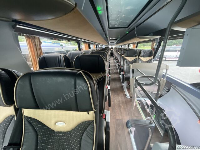Cu două etaje Neoplan Skyliner L