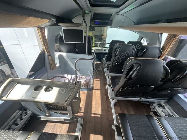 Cu două etaje Neoplan Skyliner L