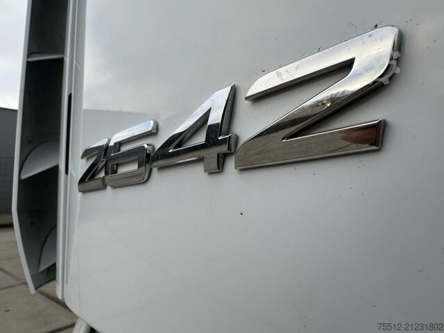 Standard-SZM Mercedes-Benz Actros 2642 / 6X2 / Euro 6 / TUV: 12-2026 / Bel...