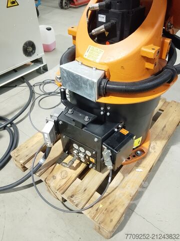 KUKA KR30 industrial robot KRC4, year 2017 KUKA KR30