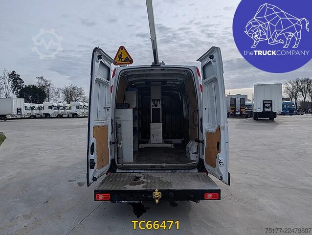 Plate-forme de levage Renault Master 145.35 nacelle