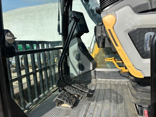 Excavadora de cadenas CATERPILLAR 325 07E / Planierschild / OilQuick